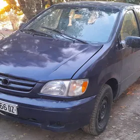 Toyota Sienna 2002