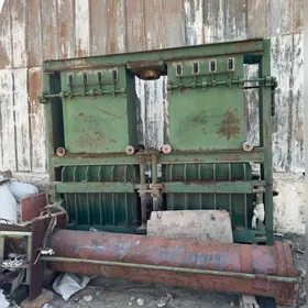 200tonnalyk press