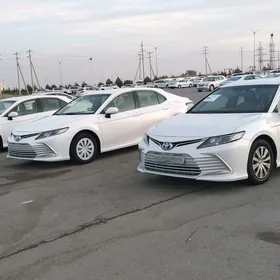 Toyota Camry 2021