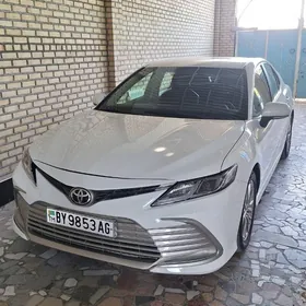 Toyota Camry 2021