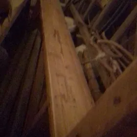 Деревянная скамейка