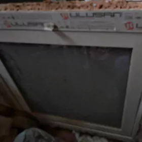 пластиковая  окно ,форточка