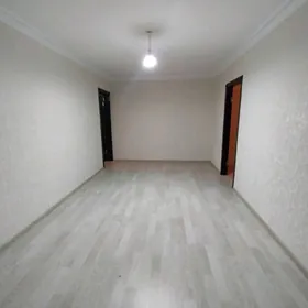 11 мкр 4/3 этаж 2 КОМ