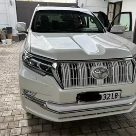 Toyota Land Cruiser Prado 2022