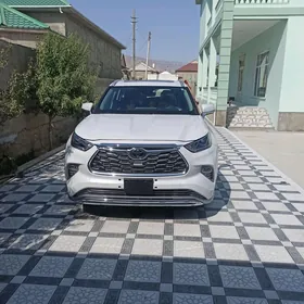 Toyota Highlander 2024