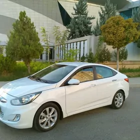 Hyundai Accent 2014