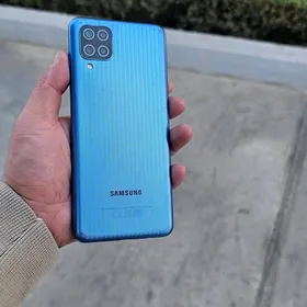Samsung m12