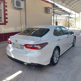 Toyota Camry 2018