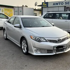 Toyota Camry 2012