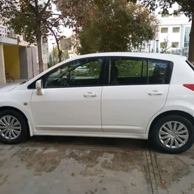 Nissan Versa 2012