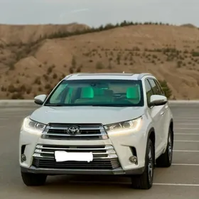 Toyota Highlander 2016