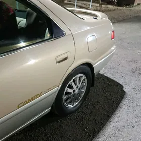 Toyota Camry 2000