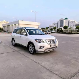 Nissan Pathfinder 2018