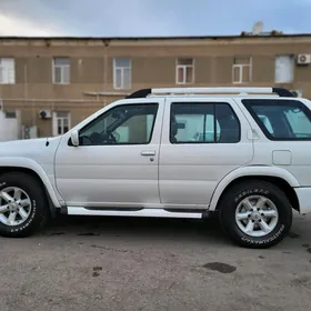 Nissan Pathfinder 2002