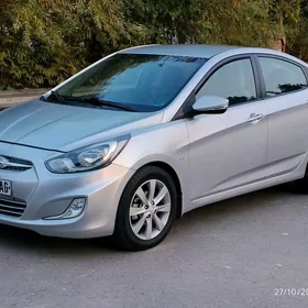Hyundai Accent 2011