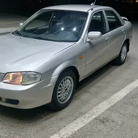 Mazda Mazda2 2001