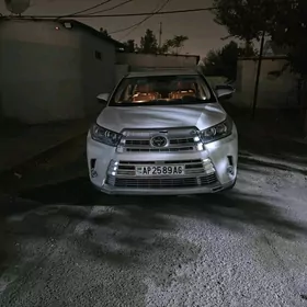 Toyota Highlander 2019