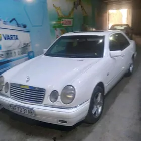 Mercedes-Benz E320 1997