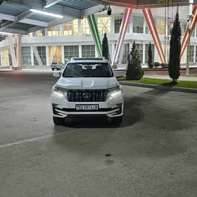 Toyota Land Cruiser Prado 2021