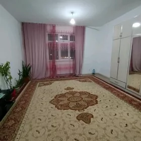 Мир 8 9/7 этаж 4 ком