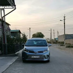 Toyota Sienna 2016