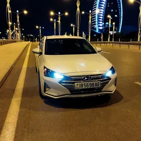 Hyundai Elantra 2020