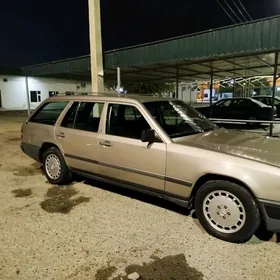 Mercedes-Benz 230E 1987