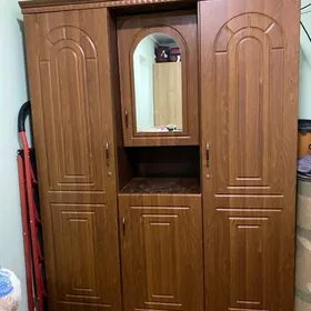 Продам трёхстворчатый шкаф