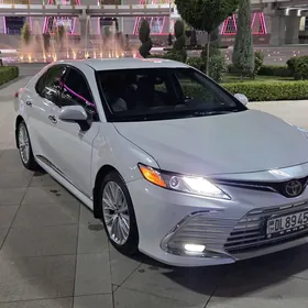 Toyota Camry 2018