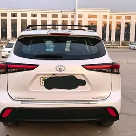 Toyota Highlander 2020