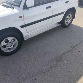 Mitsubishi Pajero 2000