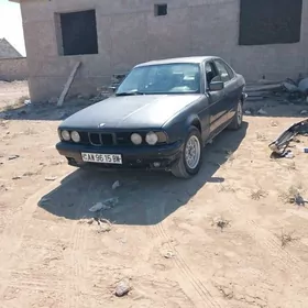 BMW 525 1990
