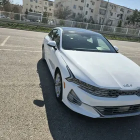 Kia K5 2021
