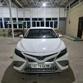 Toyota Camry 2021