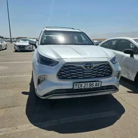 Toyota Highlander 2022