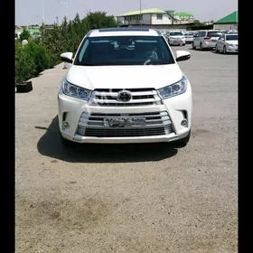 Toyota Highlander 2019