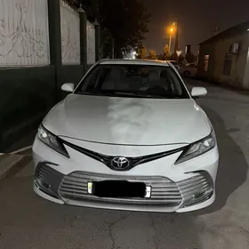Toyota Camry 2020
