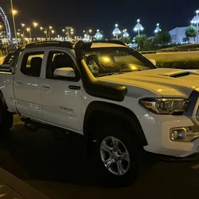 Toyota Tacoma 2018