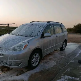 Toyota Sienna 2005