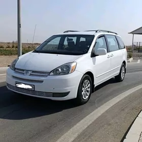 Toyota Sienna 2004