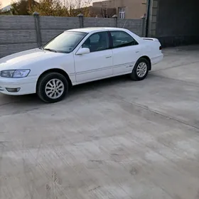 Toyota Camry 2001