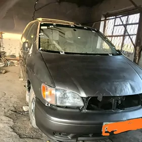 Toyota Sienna 1999