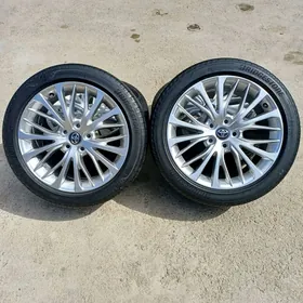 18 lik camry