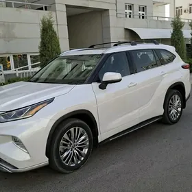 Toyota Highlander 2021