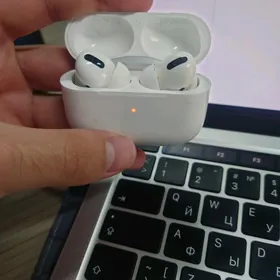 Original AirPods Pro 1