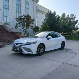 Toyota Camry 2021
