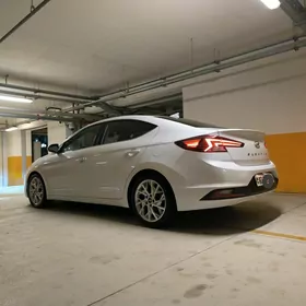 Hyundai Elantra 2020