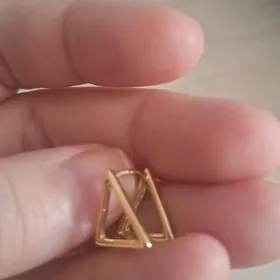 Потеряла сережку