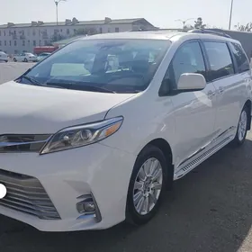 Toyota Sienna 2019