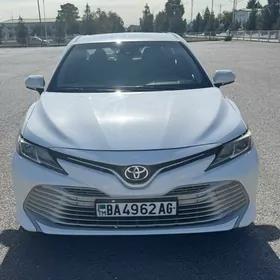 Toyota Camry 2018